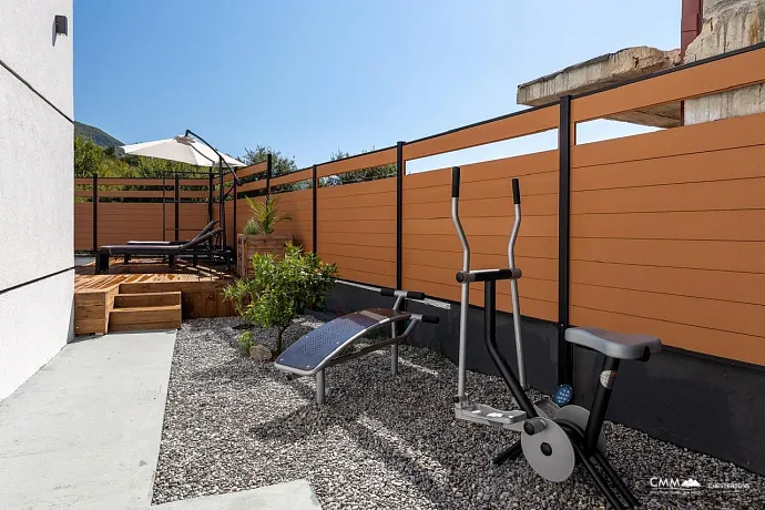 Yüzme havuzlu 52 metrekarelik lüks daire